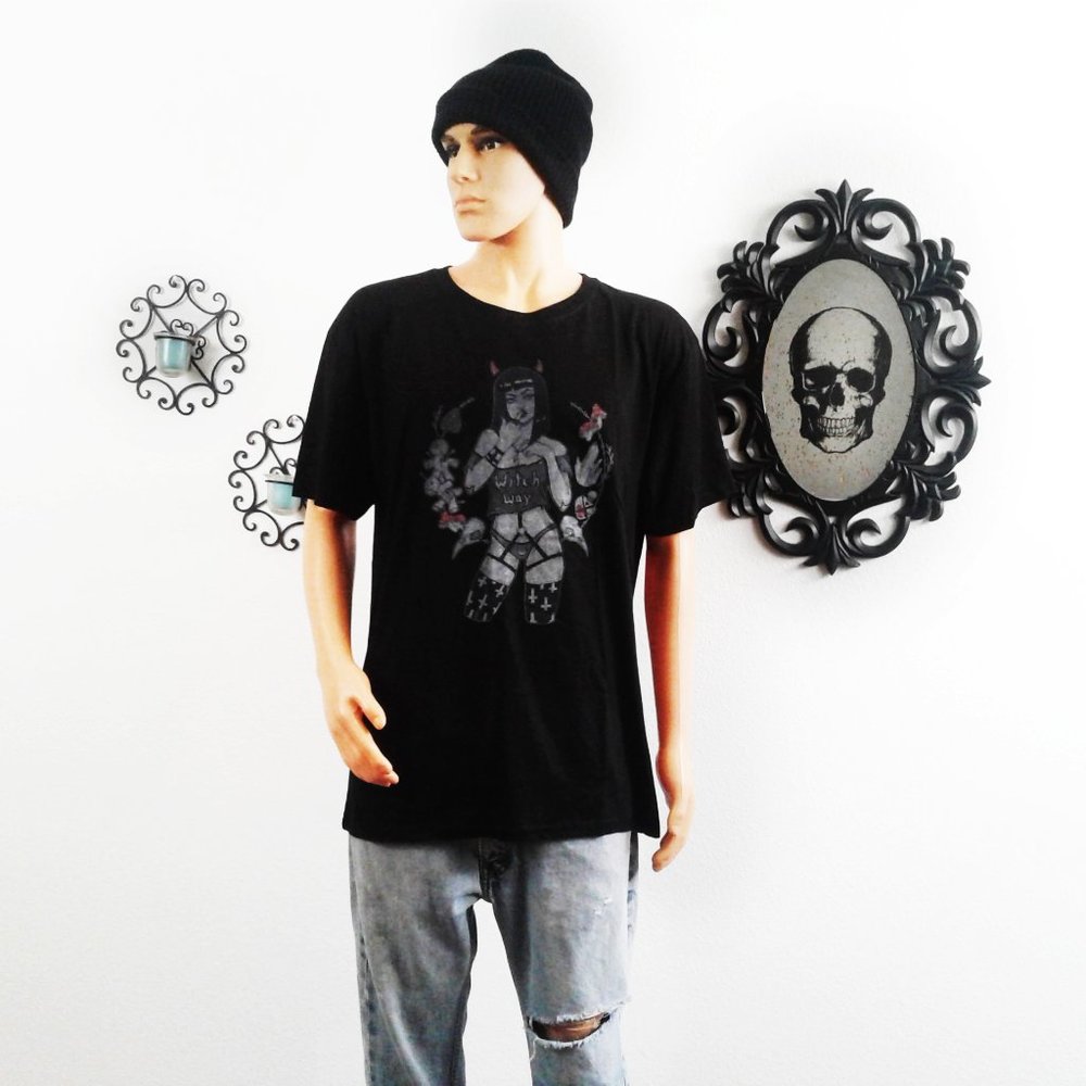 Witch Way Printed Shirt - Picture 2 of 4
